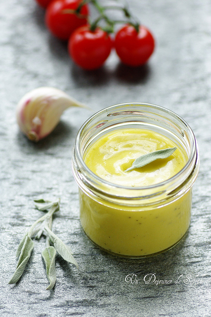 Sauce aïoli  à la sauge et Ma cuisine de Marseille de Georgiana