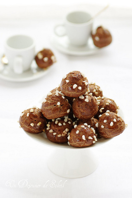 Chouquettes au cacao (et une recette de mousse au chaource et moutarde)