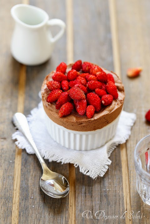 Souffle glace chocolat et fraises des bois
