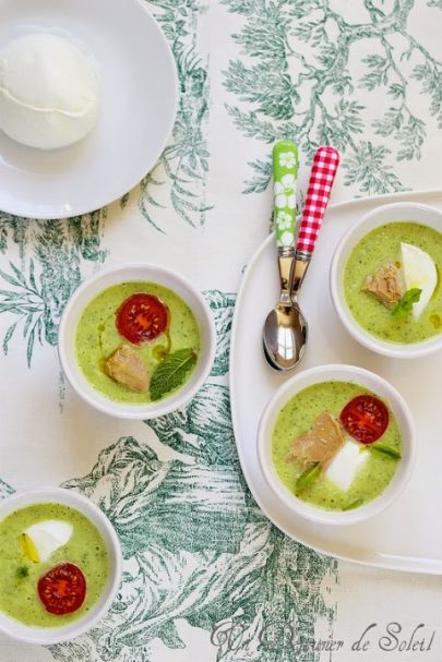 Soupe froide de courgettes, mozzarella et thon