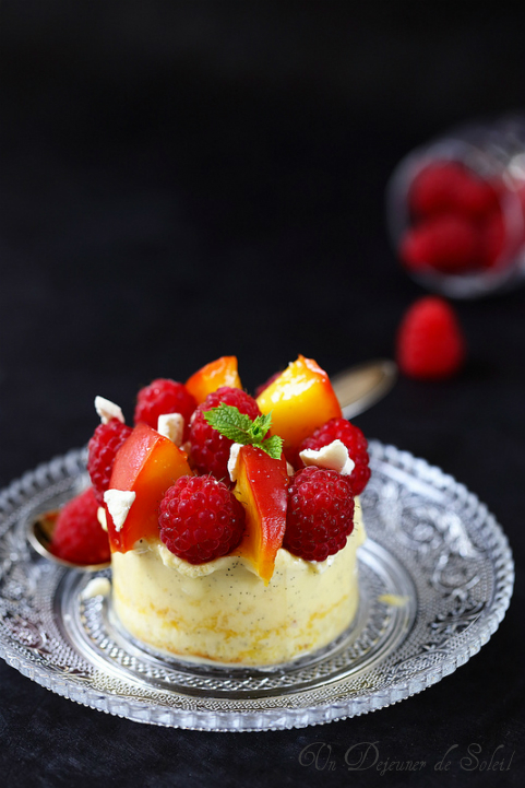 Entremets pêches framboises et vanille