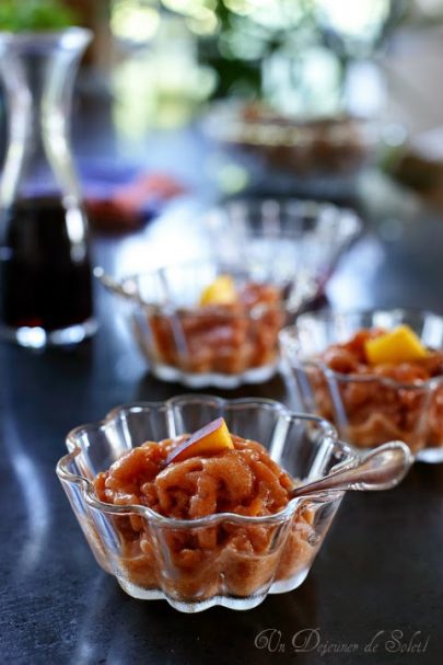 Granité pêches et vin rouge