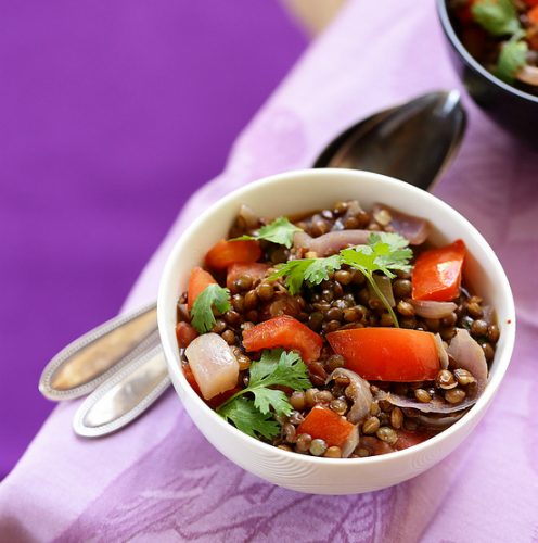 Salade de lentilles, kaki, feta et grenade - Recette facile - Un