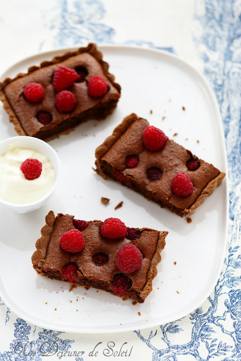 tarte creme amandes chocolat framboises