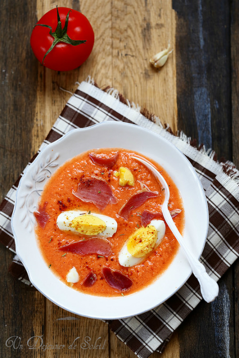 Salmorejo (soupe froide espagnole de tomates et pain)