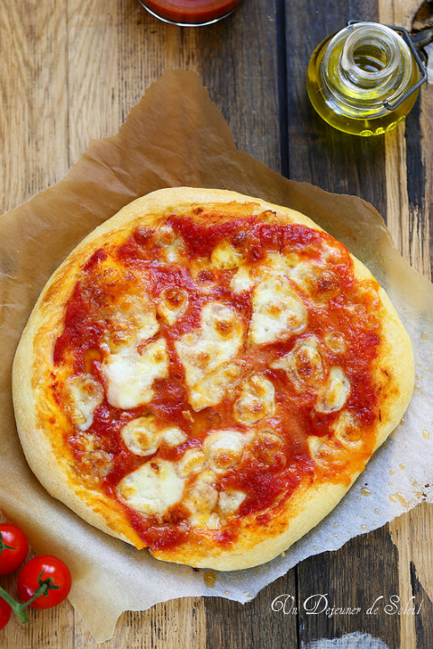 Pizza margherita (tomate mozzarella) + des conseils pour la réussir