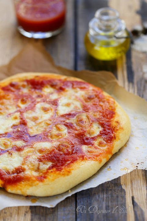 Pizza margherita (tomate, mozzarella) la reine ! + des astuces