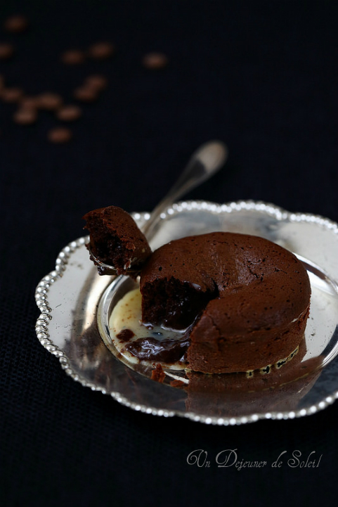 Moelleux Au Chocolat Noir Et Coeur Coulant Au Chocolat Blanc Un Dejeuner De Soleil