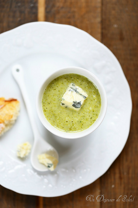 Soupe veloutée de brocoli et bleu d'Auvergne ou gorgonzola