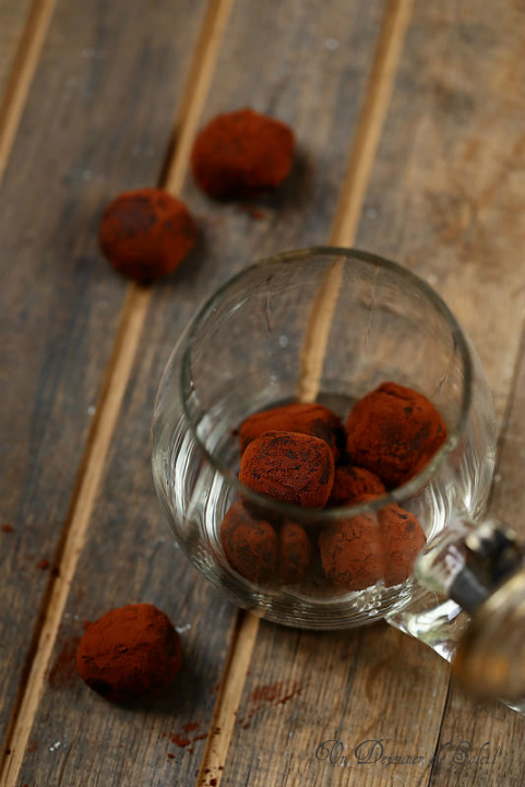 Cuisine de noël avec les enfants : les truffes au chocolat sans oeufs 