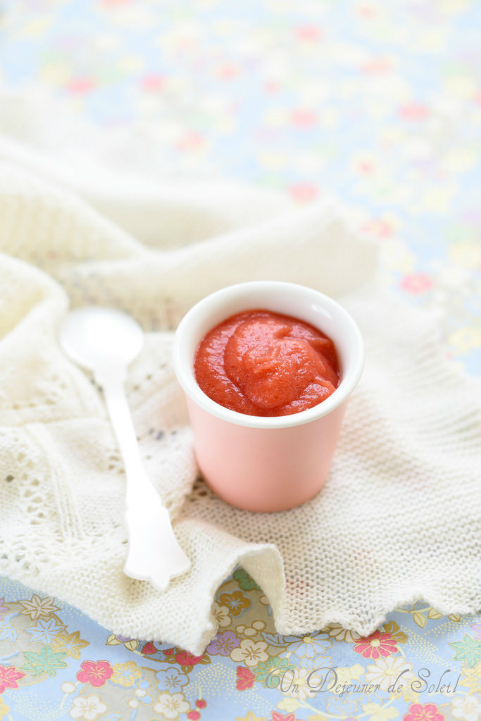 Compote pomme fraise (recette pour bébés) et tous les conseils de maman