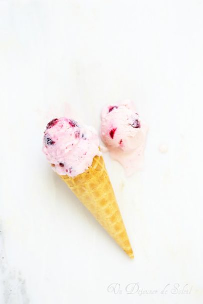 Glace au yaourt et aux cerises