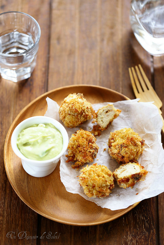 Boulettes de poulet au jambon blanc, sauce avocat yaourt - Un déjeuner de soleil