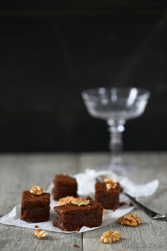 Gâteau fondant au chocolat et aux noix (sans gluten)