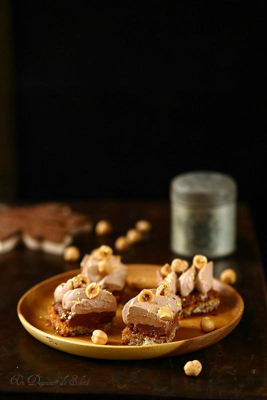 Dacquoise noisettes, praliné croustillant et ganache au chocolat au lait -  Un déjeuner de soleil