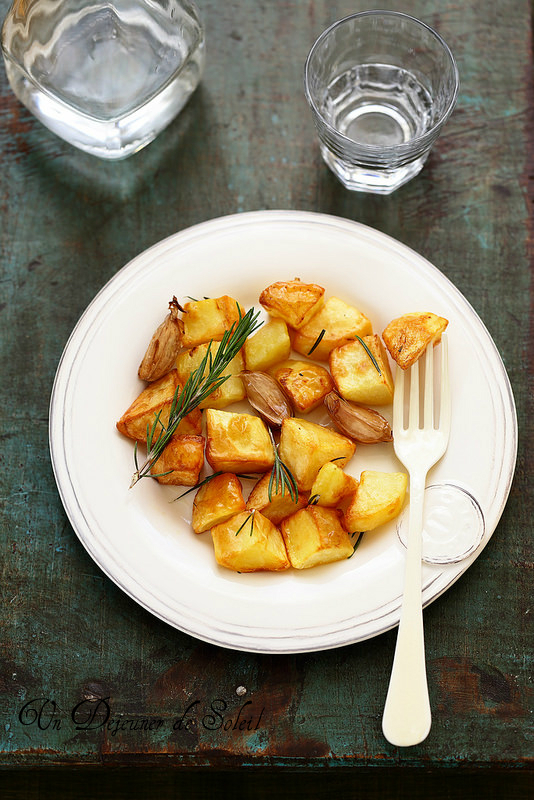 Pommes De Terre Rôties à La Graisse De Canard Un Déjeuner