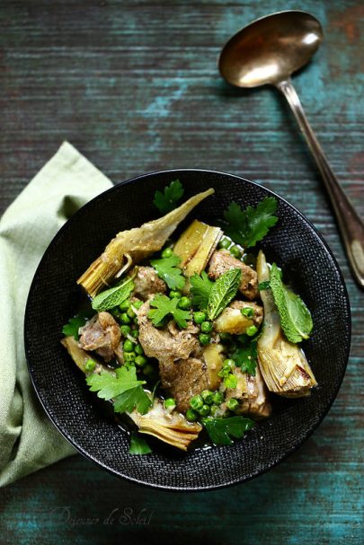 Tajine d’agneau aux artichauts et petits pois