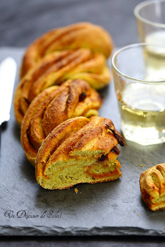 Pain torsadÃ© au pesto - Un dÃ©jeuner de soleil