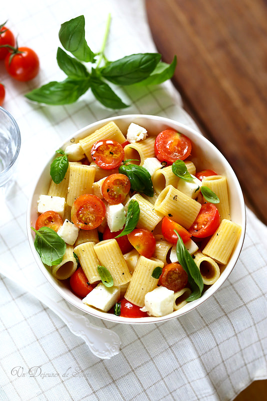 salade pates tomates mozzarella checca