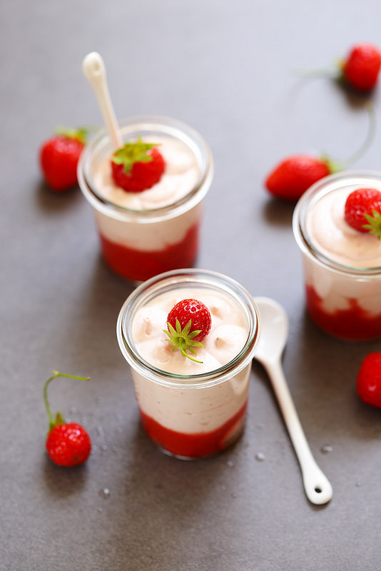Mousse aux fraises, mascarpone et yaourt grec - Un déjeuner de soleil
