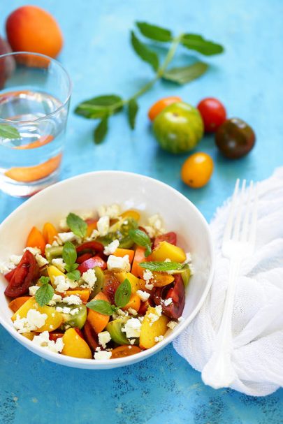 Salade de tomates, pêches et feta