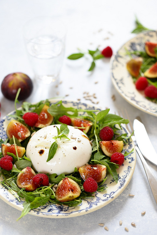 salade figues burrata roquette