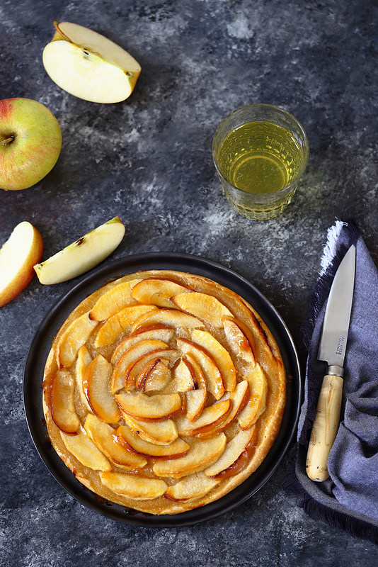 Tarte fine aux pommes - Un déjeuner de soleil