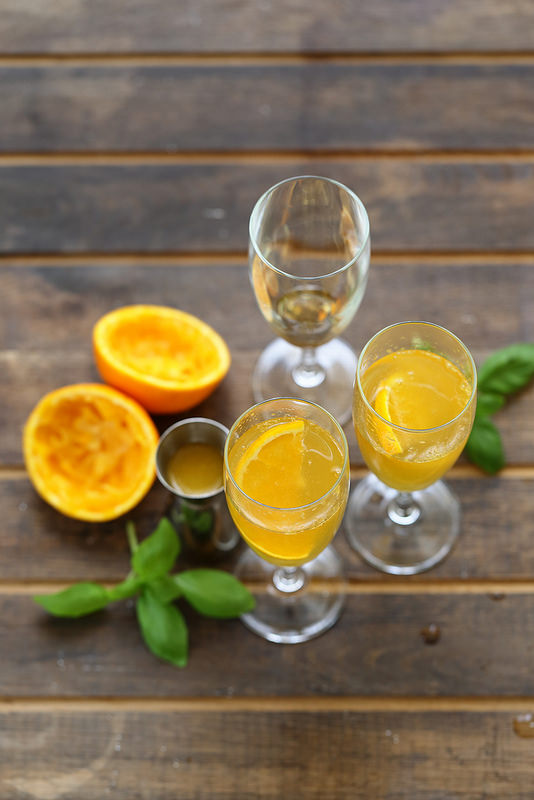 cocktail mimosa orange champagne