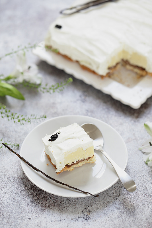 Entremets tout vanille dacquoise croustillant creme vanille ganache montée recette facile