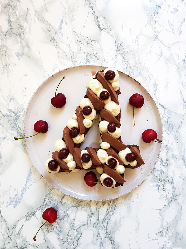 gateau chiffre deux chocolats