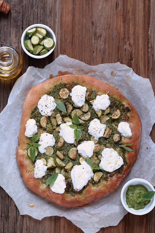 Pizza vegetarienne courgettes burrata