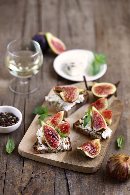 Crostinis tartines chèvre frais figues