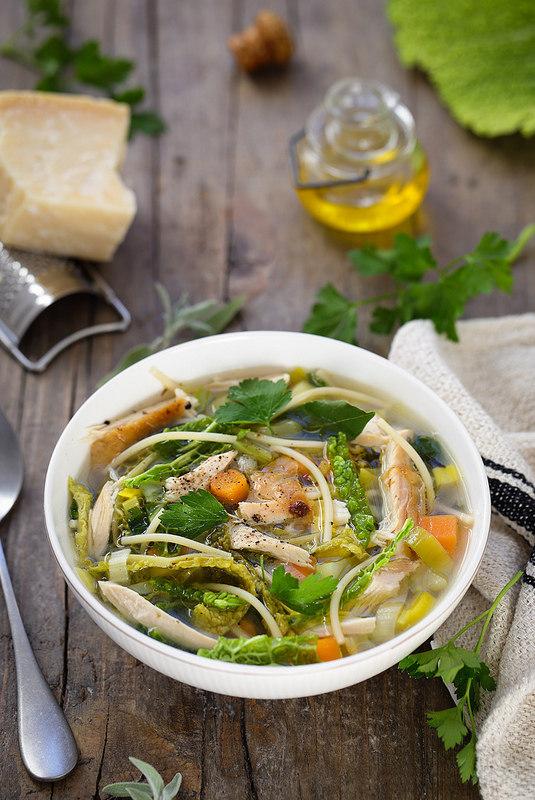 Minestrone légumes vert et poulet recette italienne facile