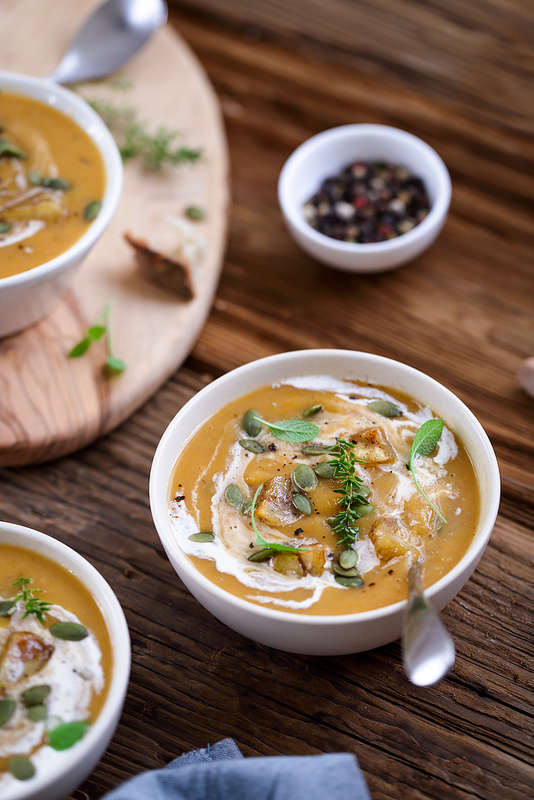 Soupe courge butternut et châtaignes recette végétarienne