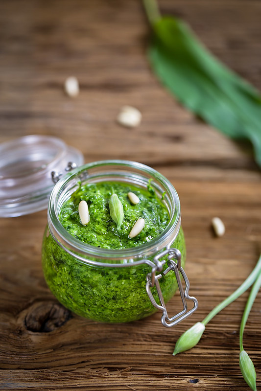 Pesto d'ail des ours - Recette facile - Un déjeuner de soleil