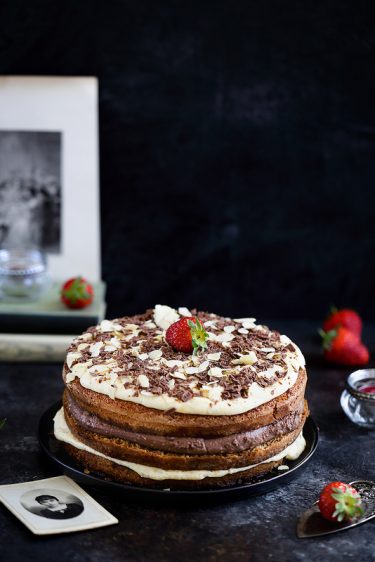 Gâteau italien à étages crème pâtissière chocolat