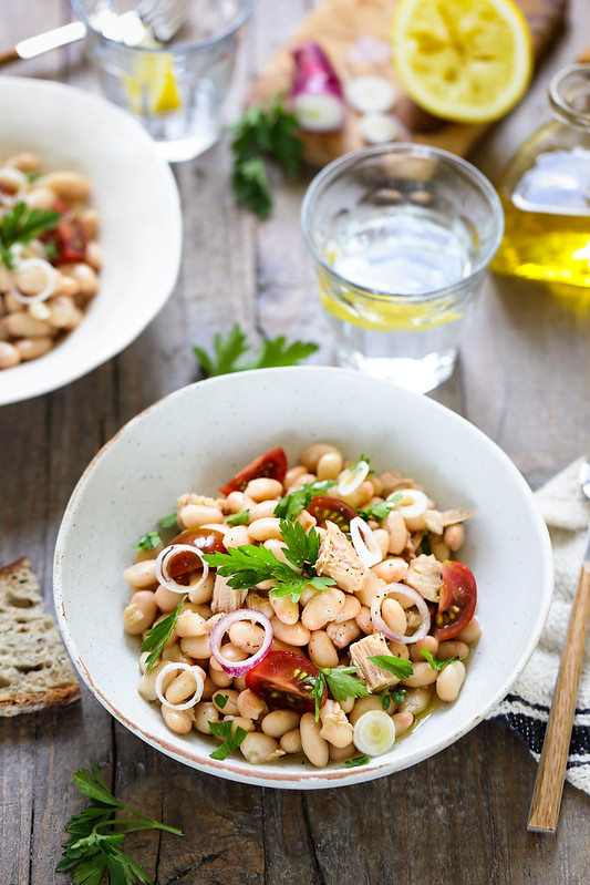 Salade haricots blancs, oignon rouge et céleri pour 2 personnes