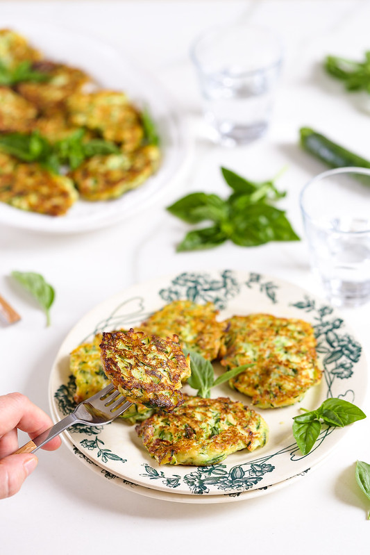 Grosses pâtes farcies à la ricotta, courgette et menthe facile et