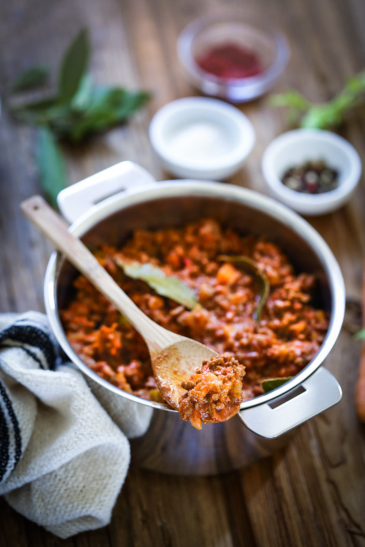 Sauce à la bolognaise, la véritable - Recette italienne et vidéo