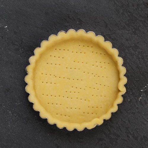 Comment faire un beau fond de tarte à base de pâte sucrée! 