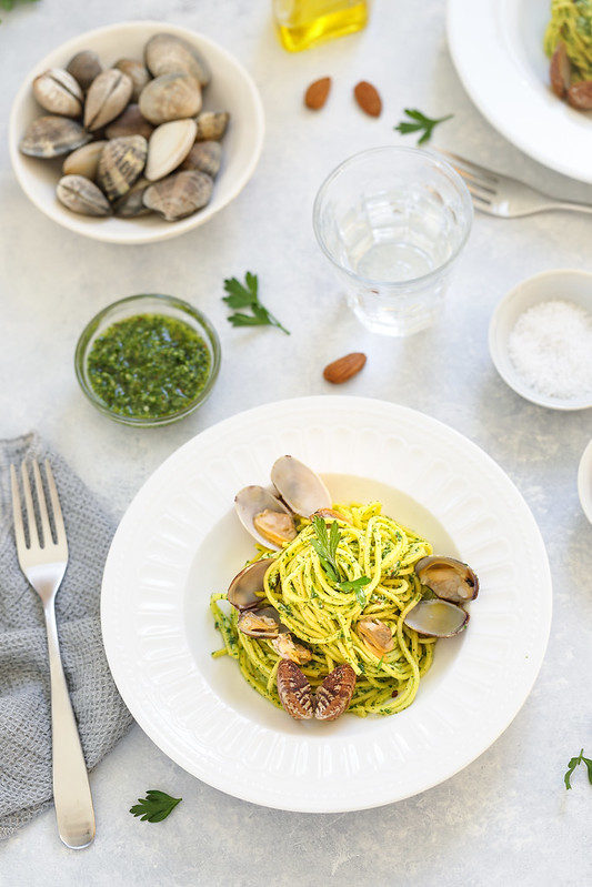 Spaghetti vongole pesto persil recette italienne