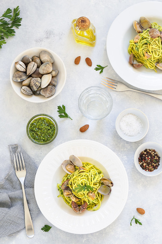 Spaghetti alle vongole et pesto de persil recette italienne