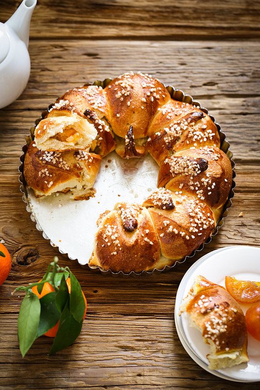 Brioche couronne fleur parfumé à l'orange. Un délice expliqué pas à pas en vidéo
