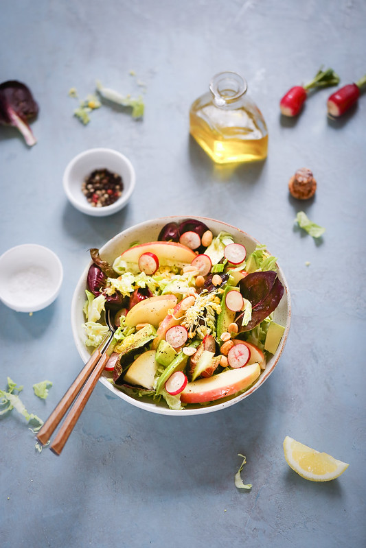 Salade chou avocat pomme vegan