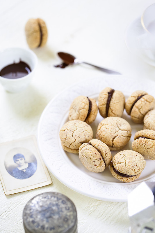 Biscuits italiens amandes fourres chocolat baci di dama recette video