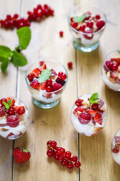 Cheesecake fraises, framboises et pêches (rapide et sans cuisson)
