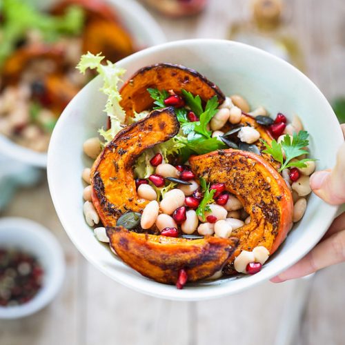 Salade de haricots noirs et tomates rôties - Recette Ptitchef