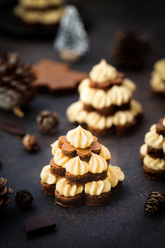 Brownie mousse caramel forme sapins noel recette facile pas a a pas