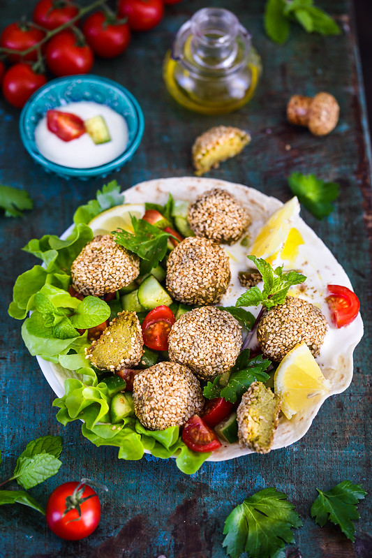 falafels cuits au four salade orientale tomate concombre