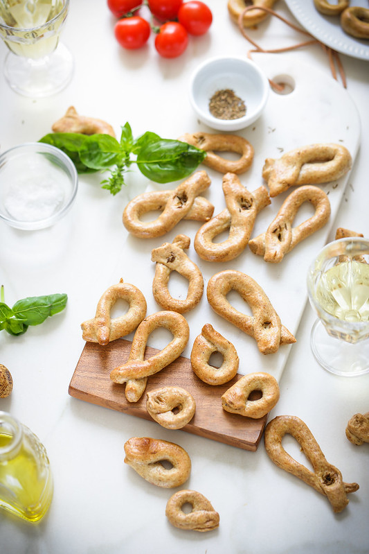 Taralli (biscuits salés italiens) : Recette de Taralli (biscuits salés  italiens)